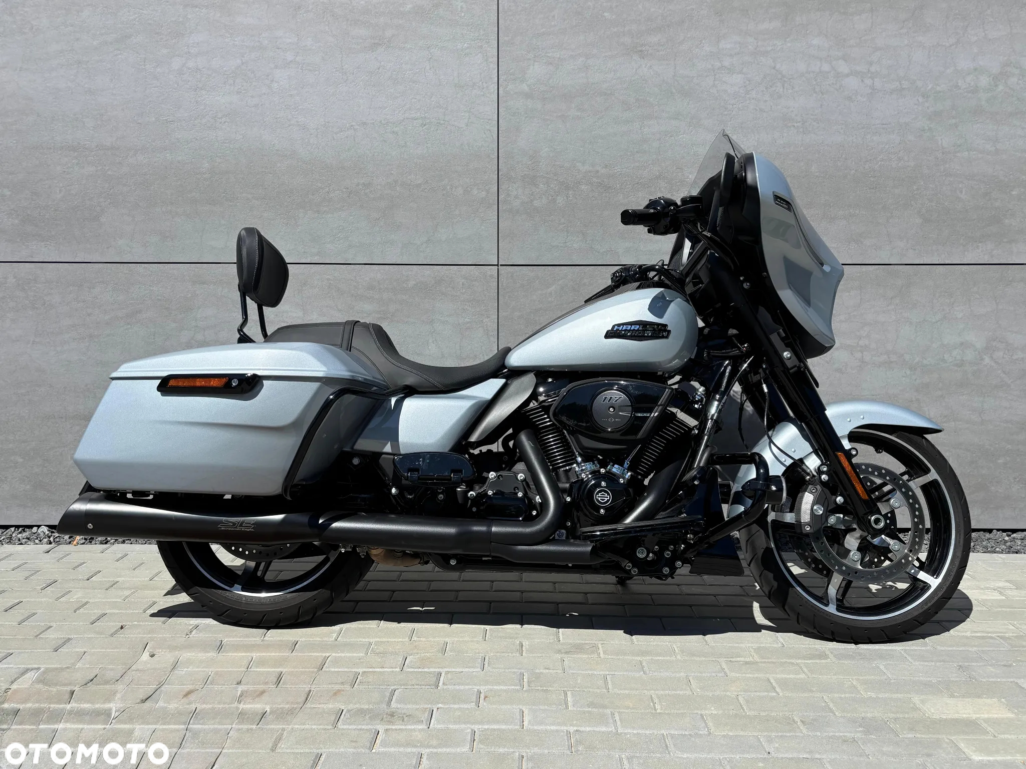 Harley-Davidson Touring Street Glide - 2