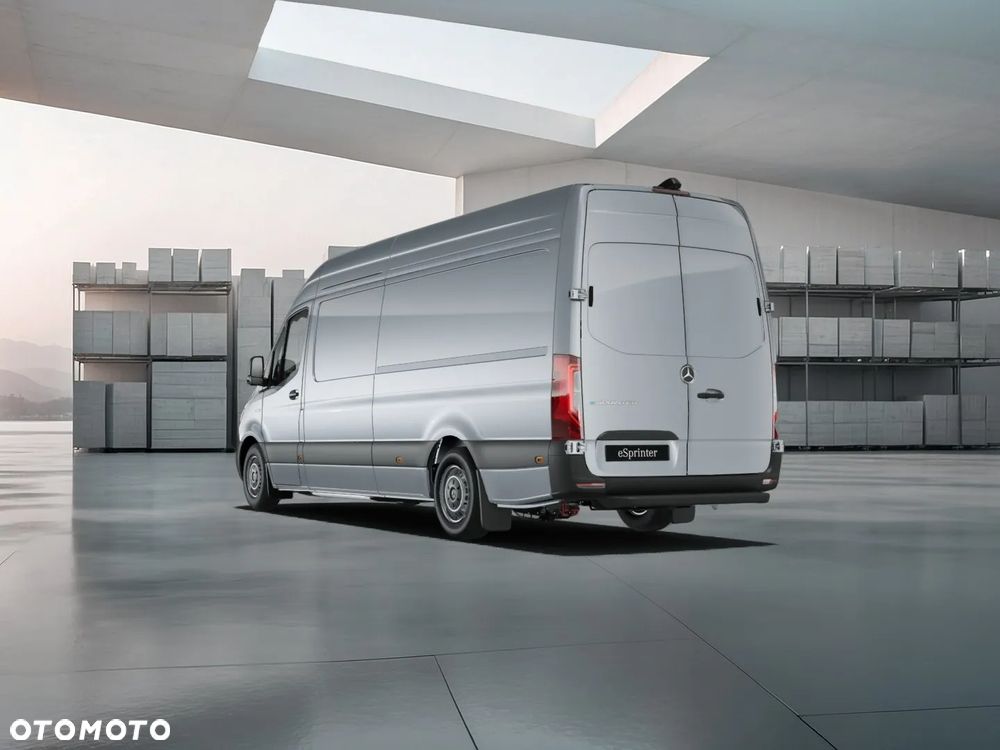 Mercedes-Benz eSprinter 320 Furgon długi - 2