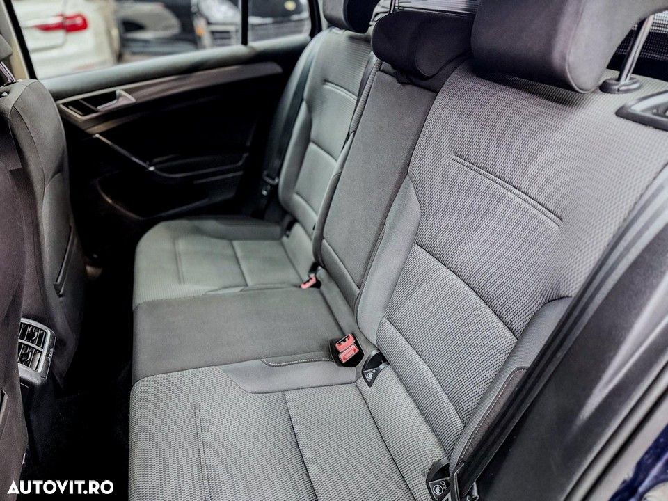Volkswagen Golf 1.6 TDI BlueMotion Technology Comfortline - 19