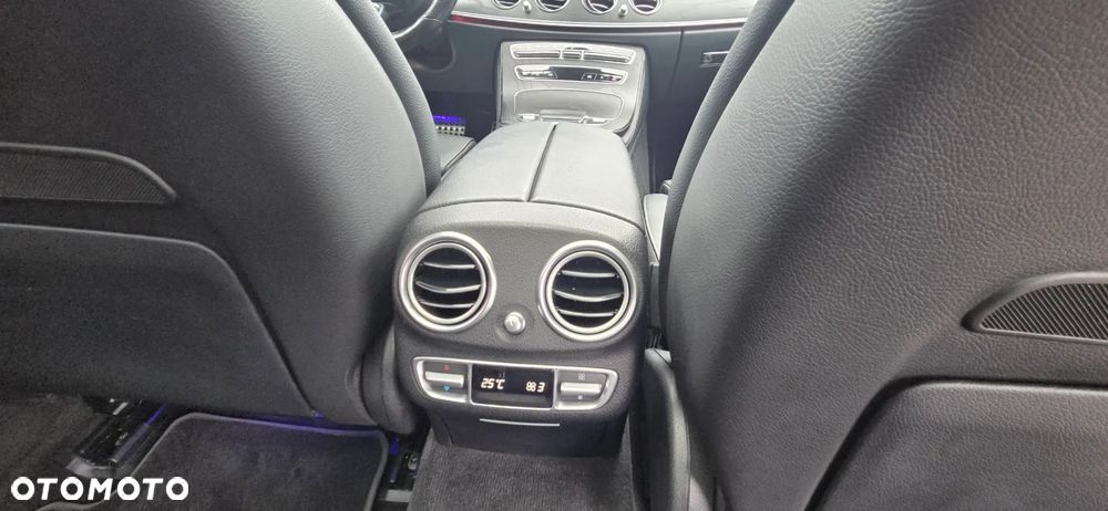 Mercedes-Benz Klasa E 400 d 4Matic 9G-TRONIC AMG Line - 38