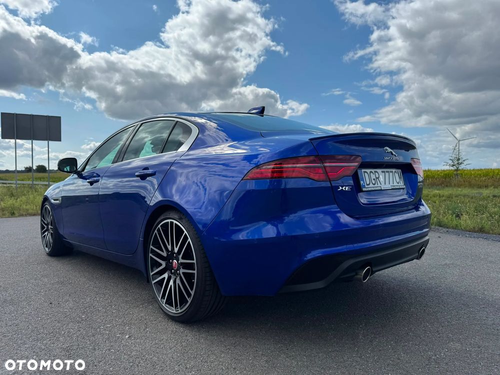 Jaguar XE 25t Prestige - 9