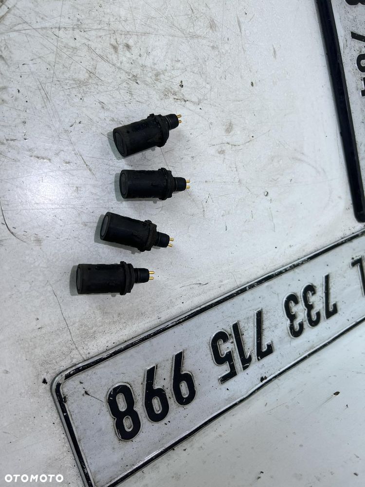 Czujnik Pdc Przedlift prosty 2 piny Bmw e36 e38 e39 - 1
