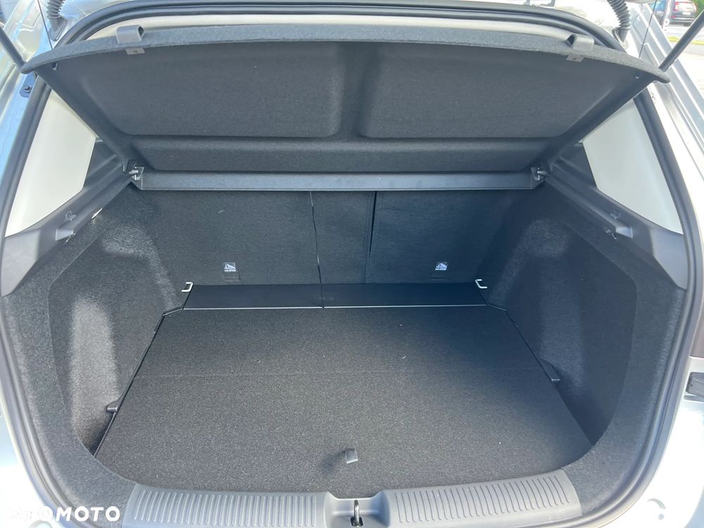 MG ZS Hybrid+ - 10