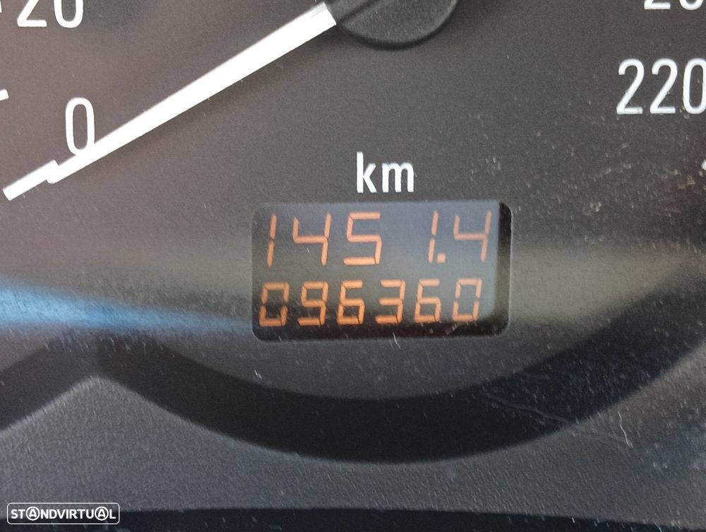 Opel Corsa 1.2 16V Enjoy - 4