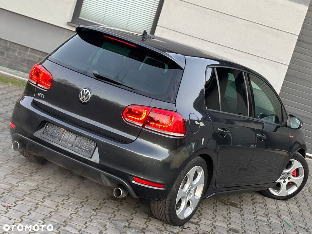 Volkswagen Golf 2.0 GTI - 12