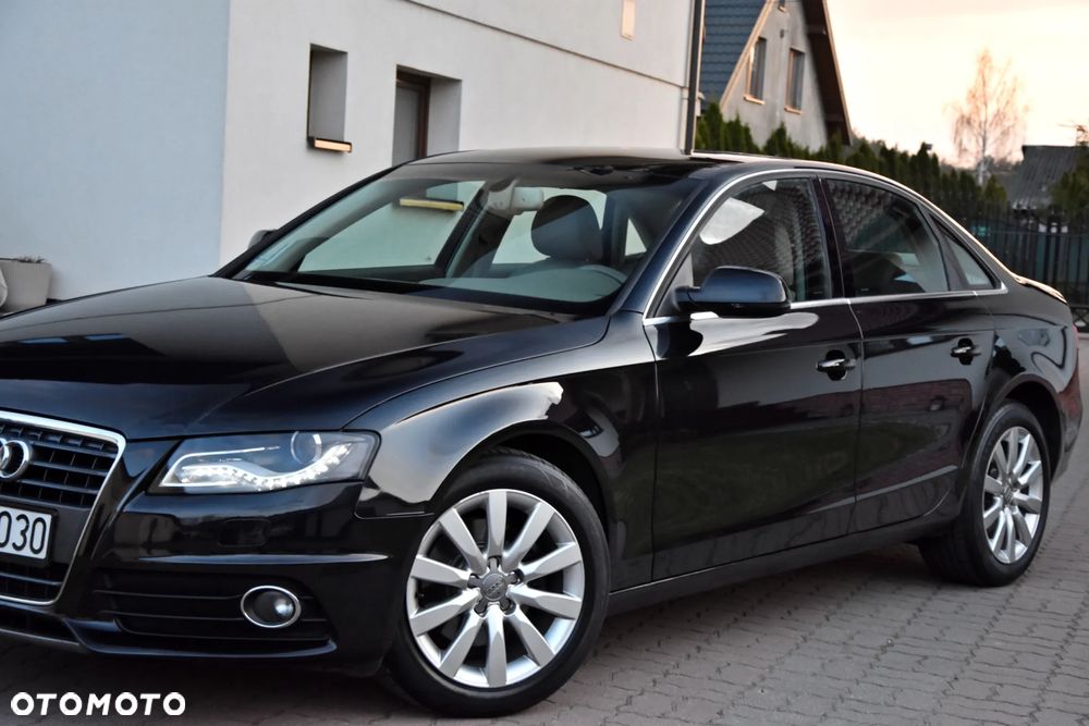 Audi A4 Limousine - 8