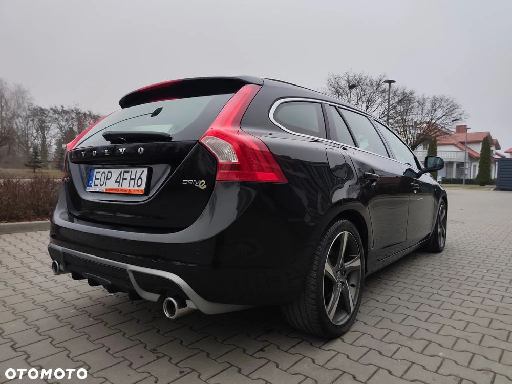 Volvo V60 D2 R-Design Summum - 11