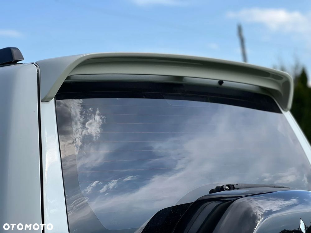 Mitsubishi Pajero - 38