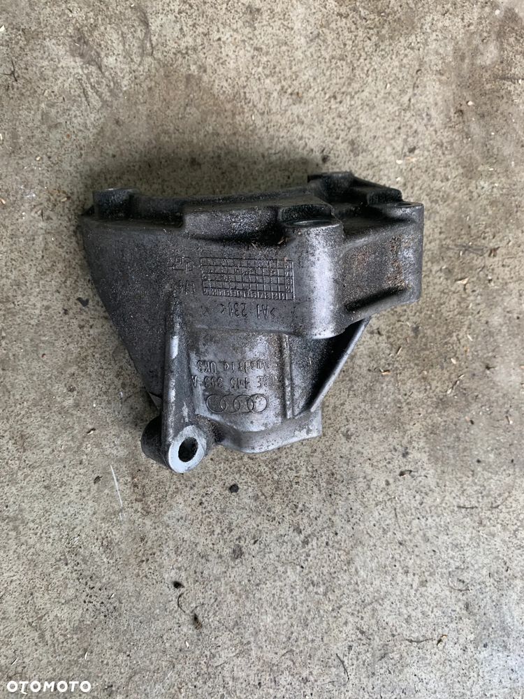 łapa mocowanie pompy wspomagania 06E145393A  Audi A6 C6 2.4 - 1