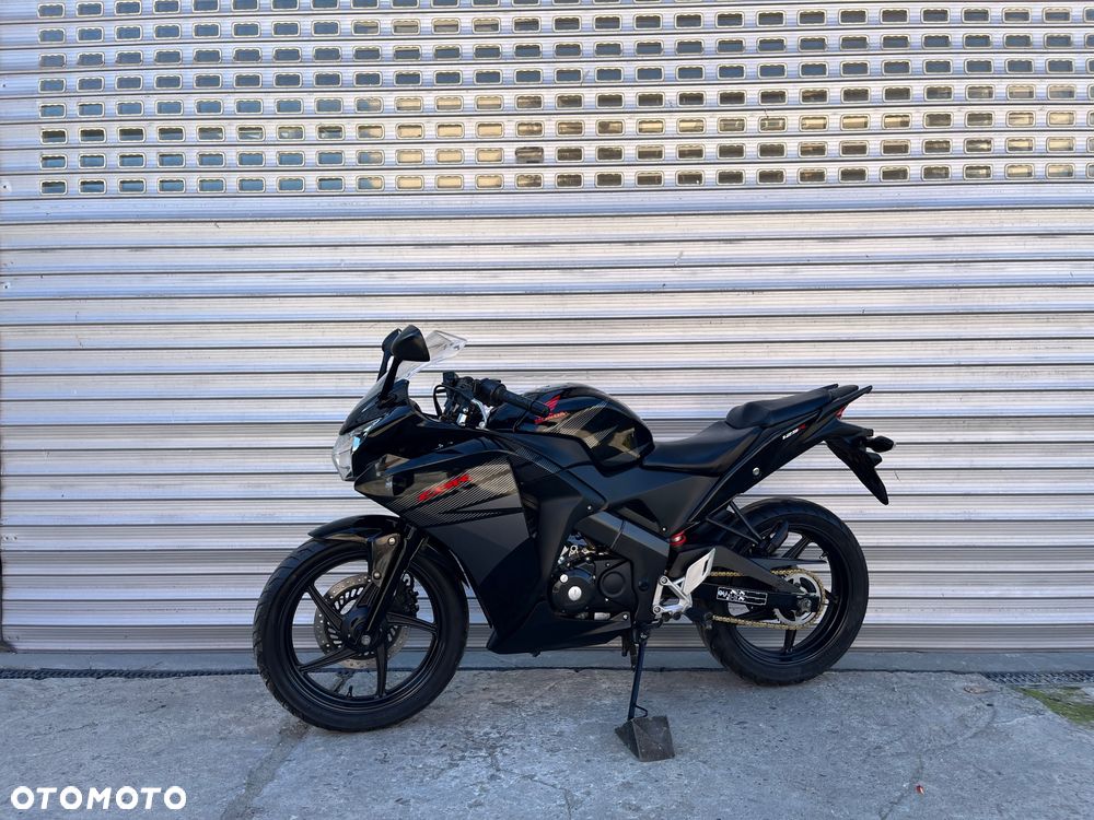 Honda CBR - 28