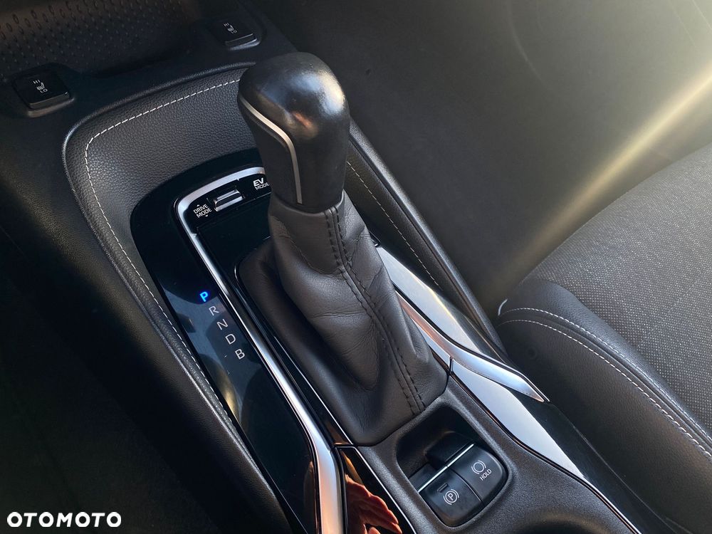 Toyota Corolla 1.8 Hybrid Comfort - 25