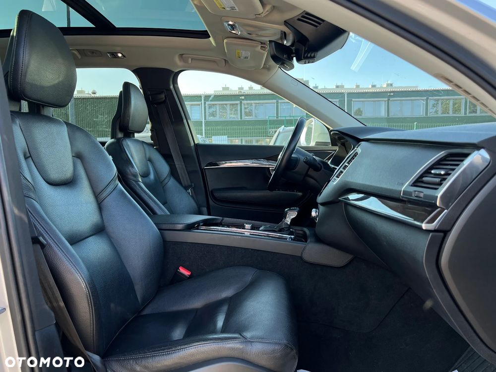 Volvo XC 90 - 26