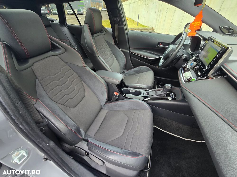 Toyota Corolla 2.0 HSD Exclusive Plus GR Sport Bi-Tone - 9