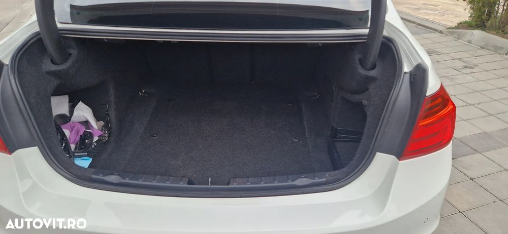 BMW Seria 3 320d DPF Aut. Edition Exclusive - 27