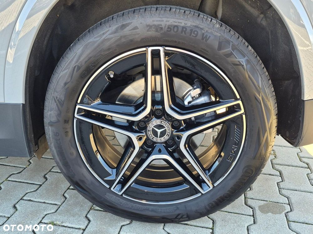 Mercedes-Benz GLA - 12