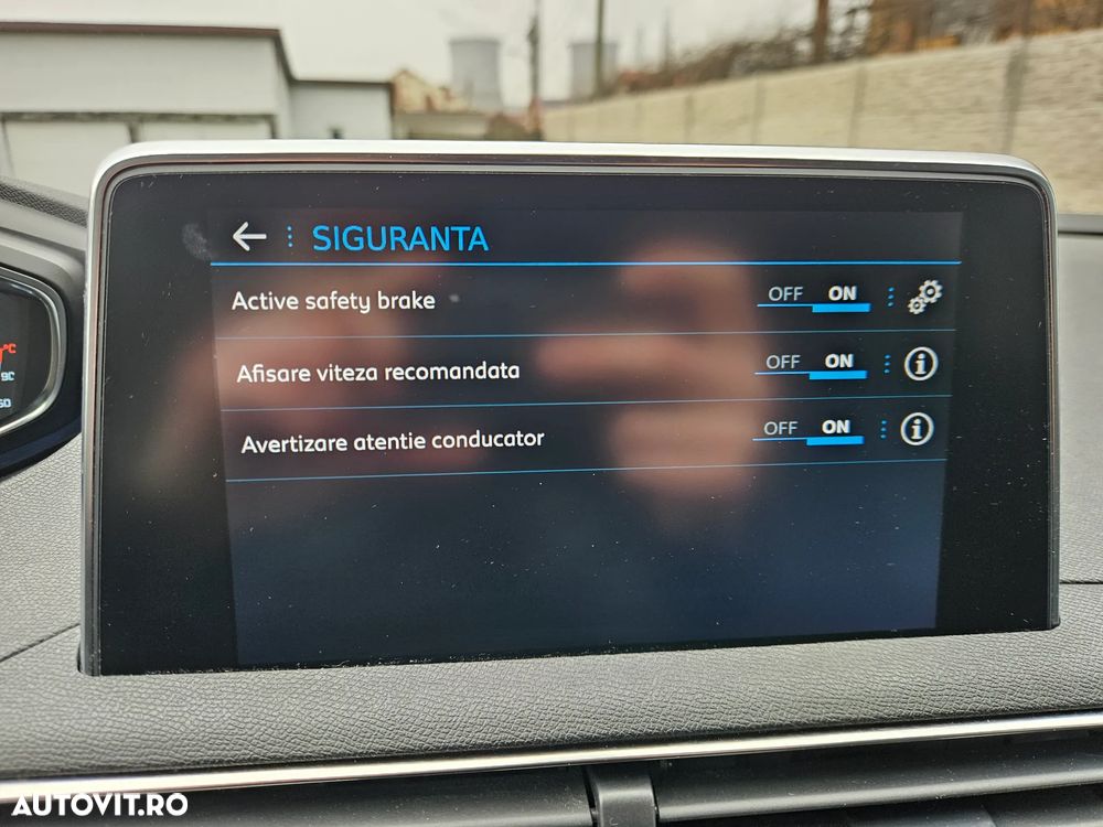 Peugeot 3008 1.2 PureTech Turbo S&S GT-Line - 28