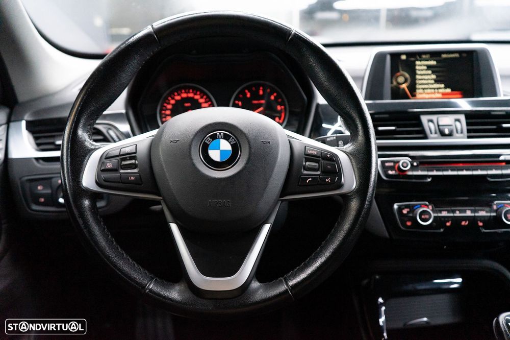 BMW X1 18 d sDrive Line Sport - 34