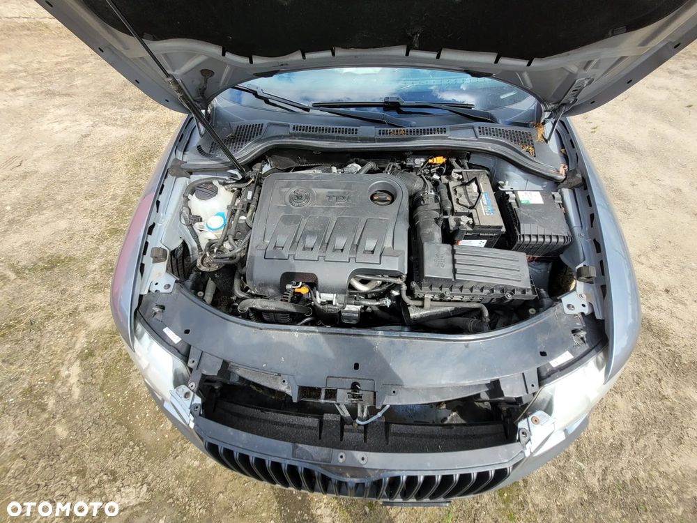 Skoda Superb 2.0 TDI DSG Ambition - 4