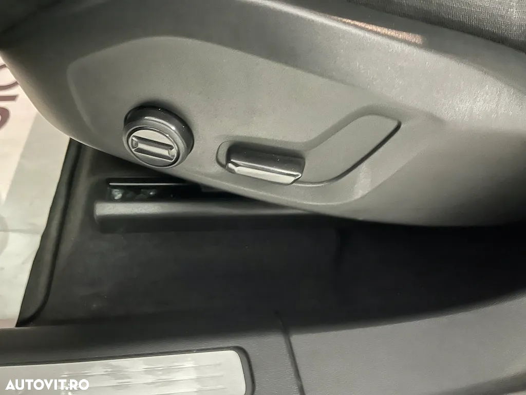 Volvo XC 60 B4 MHEV AWD Momentum - 10