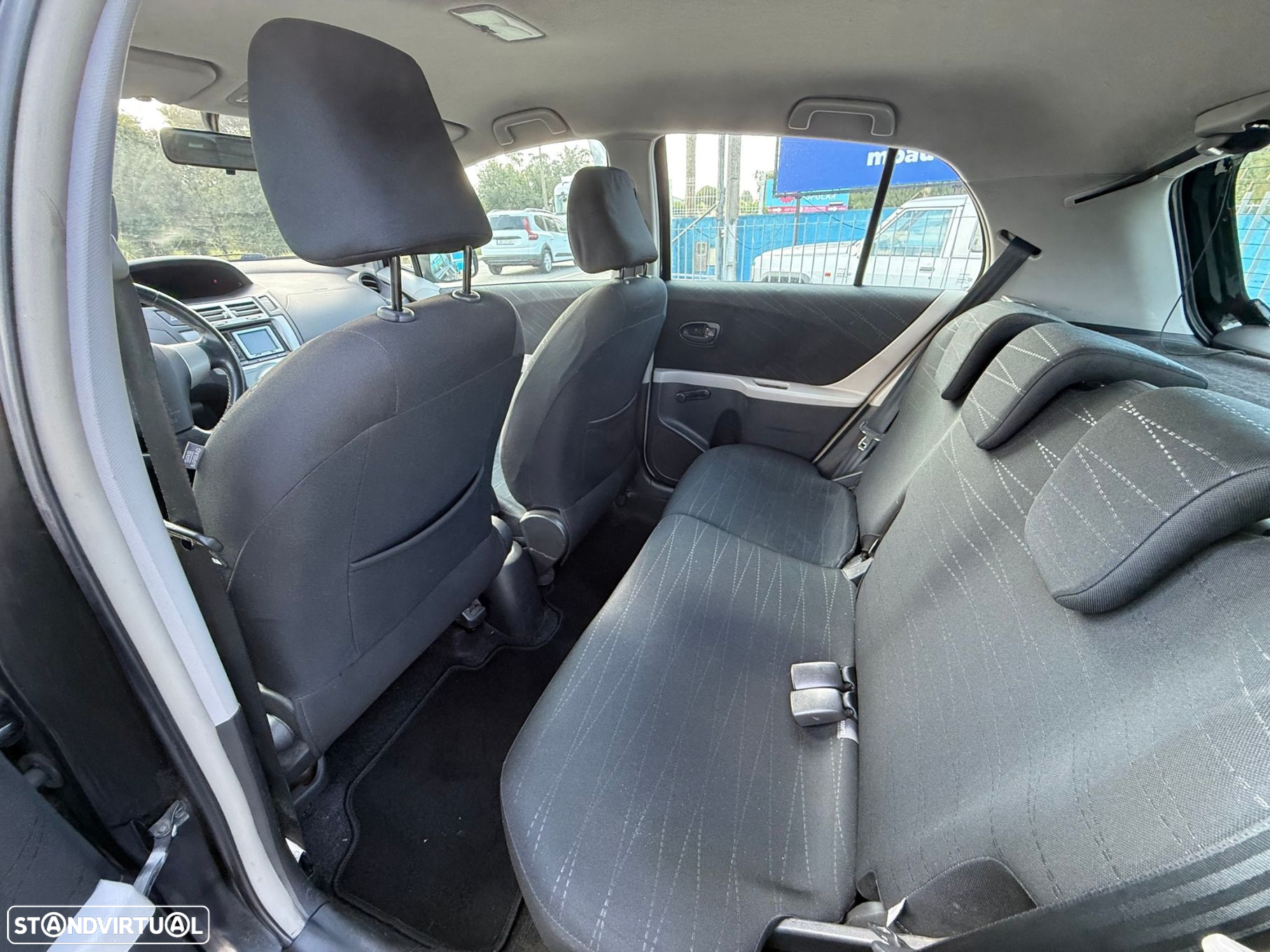 Toyota Yaris 1.0 VVT-i - 11