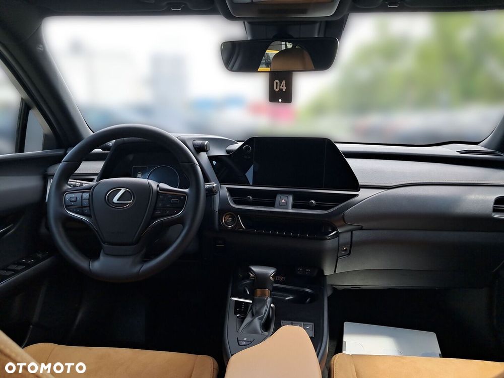 Lexus UX - 11