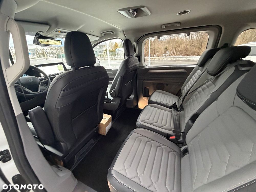 Volkswagen Nowa Caravelle Caravelle Style silnik: 2,0 l TDI 170 KM / skrzynia biegów: 8-biegowa automatyczna rozstaw osi: 3500 mm - 11