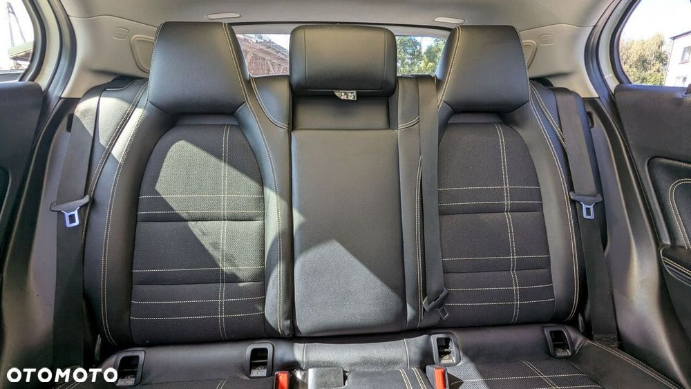 Mercedes-Benz GLA 200 d 4-Matic - 19
