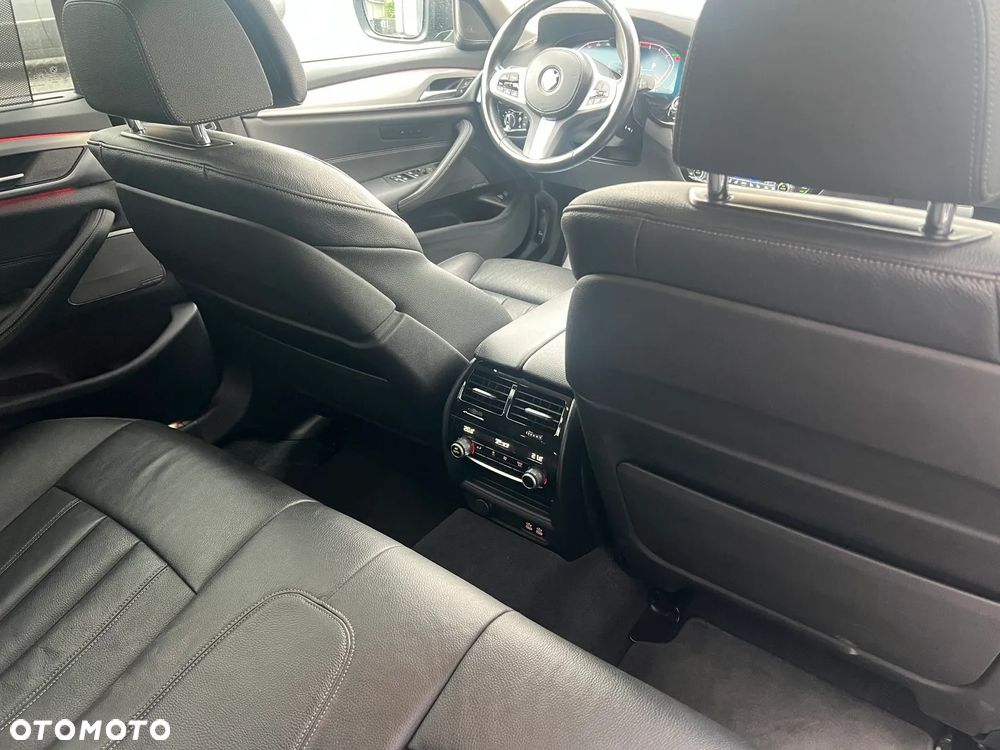 BMW Seria 5 - 32