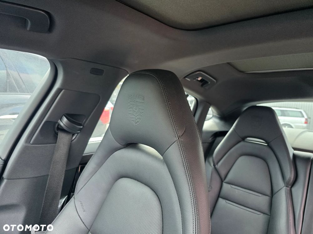 Porsche Panamera 4S Executive - 10