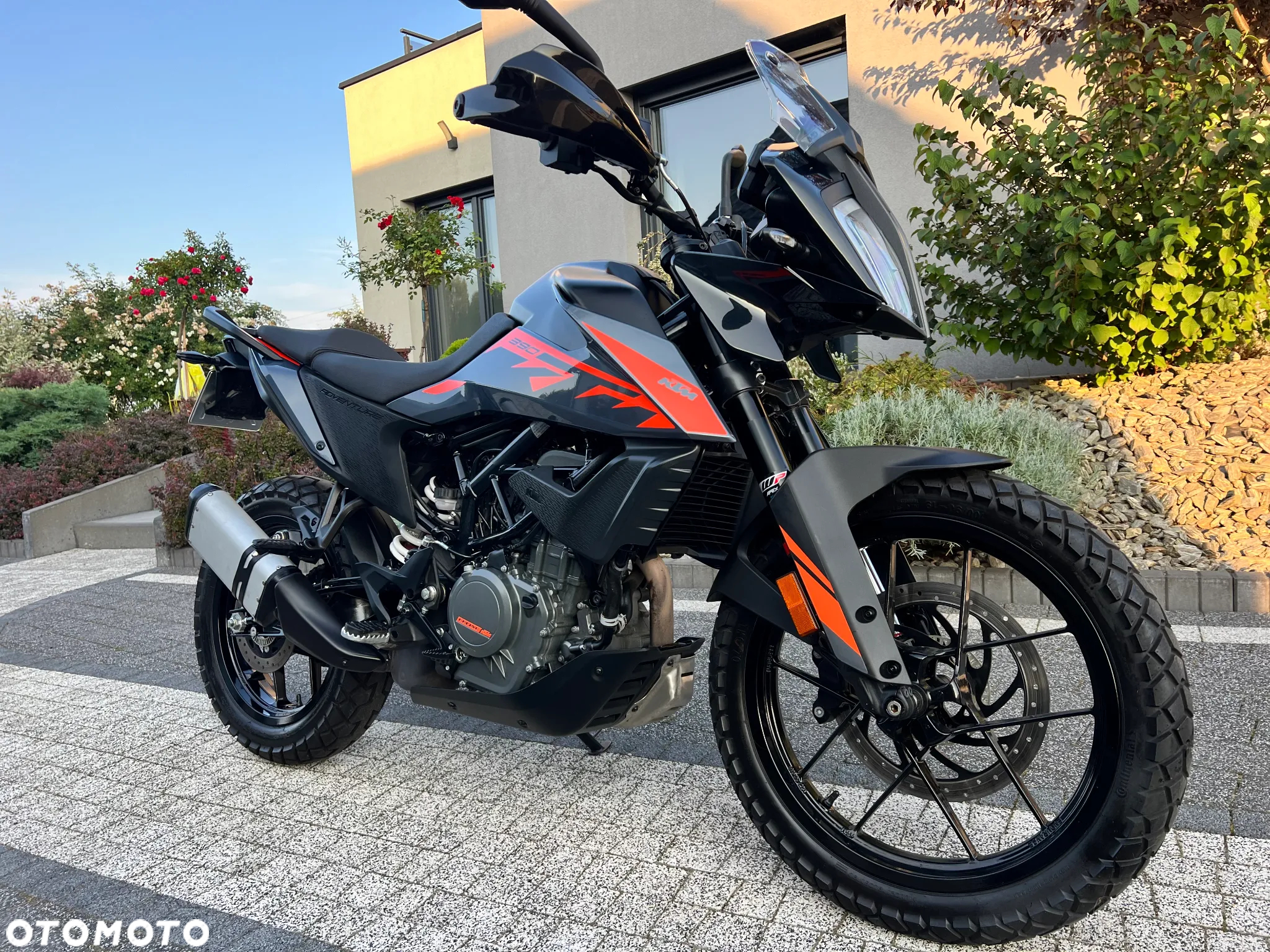 KTM Adventure - 6