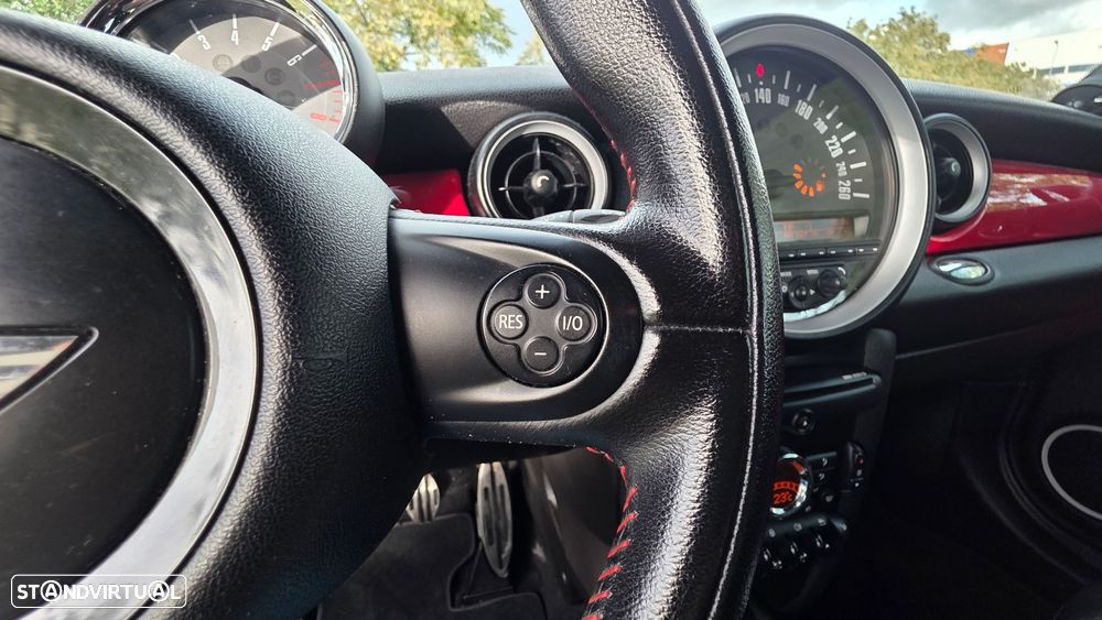 MINI 3 Portas John Cooper Works - 35