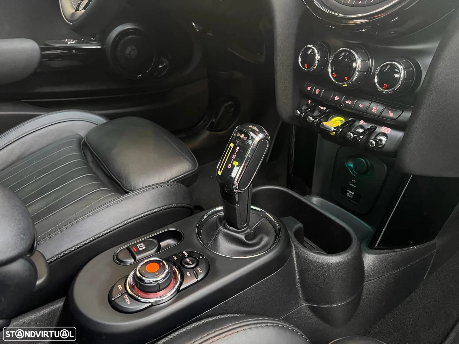 MINI 3 Portas Cooper SE Camden Edition - 18