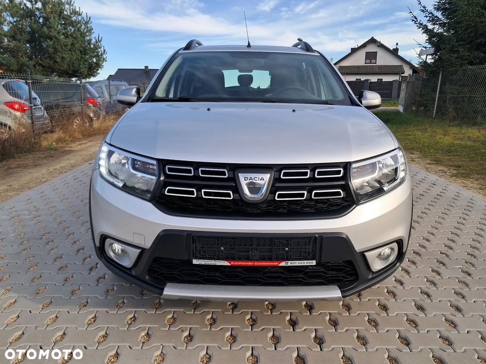 Dacia Logan TCe 90 S&S Stepway Celebration - 11