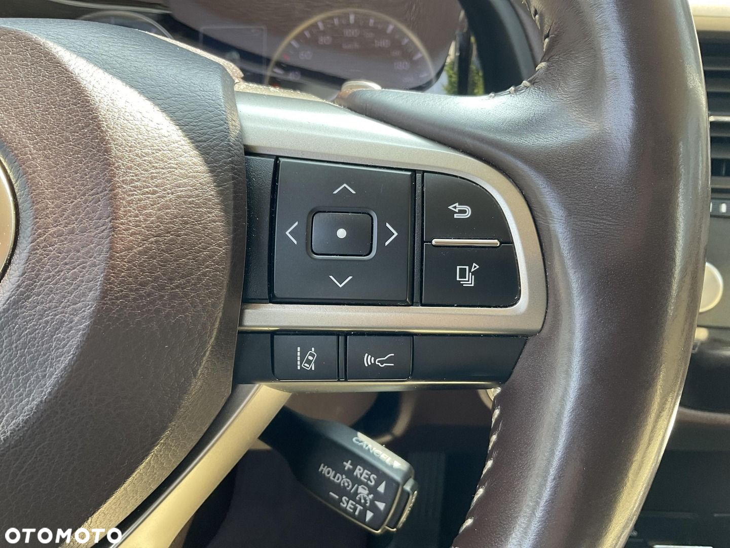 Lexus RX 450h Business Edition - 25