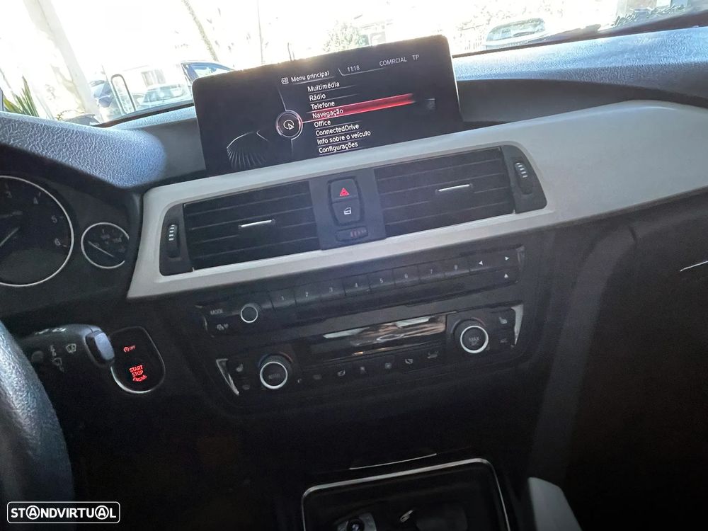 BMW 320 d Touring Sport Auto - 26