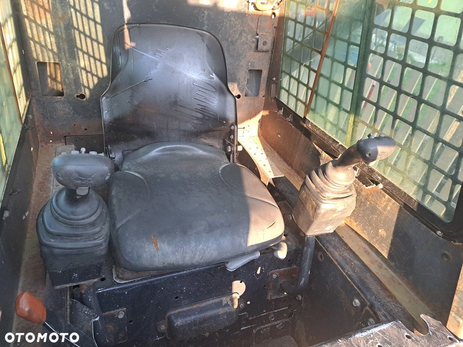 Hitachi EX30 - 8