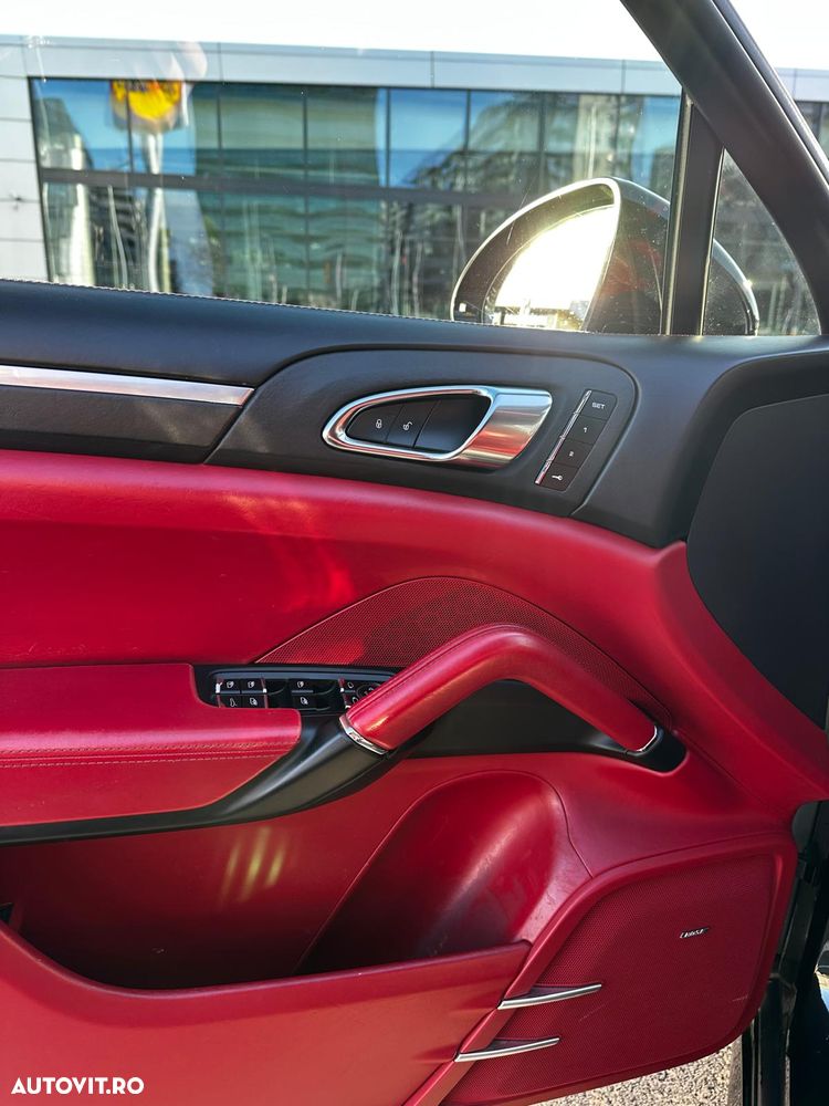 Porsche Cayenne - 12