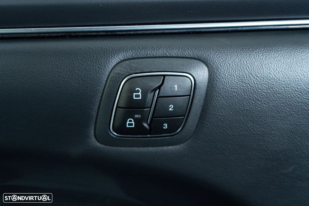 Ford Mustang Mach-E 98.7 kWh Premium - 17