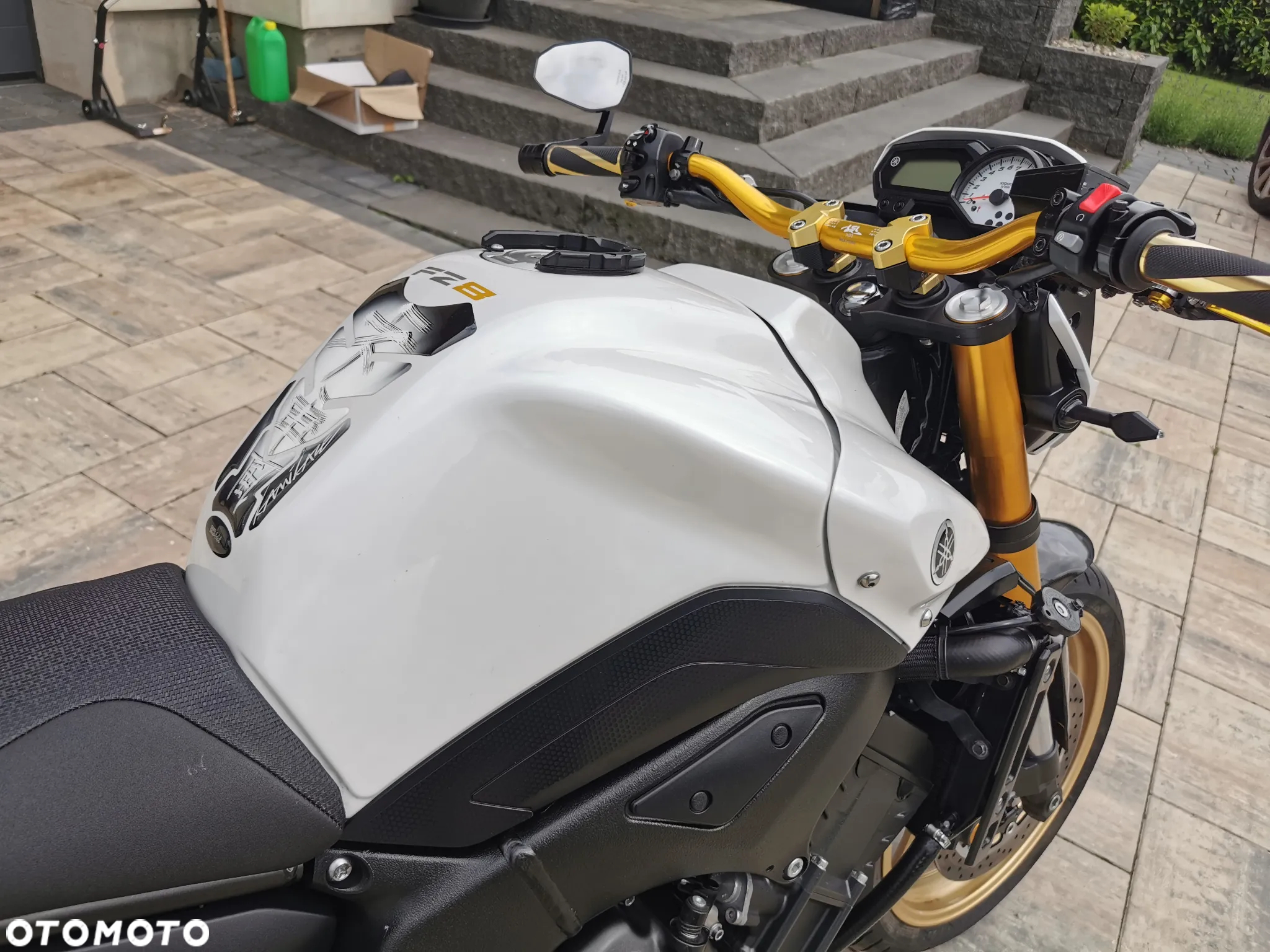 Yamaha FZ8 - 20