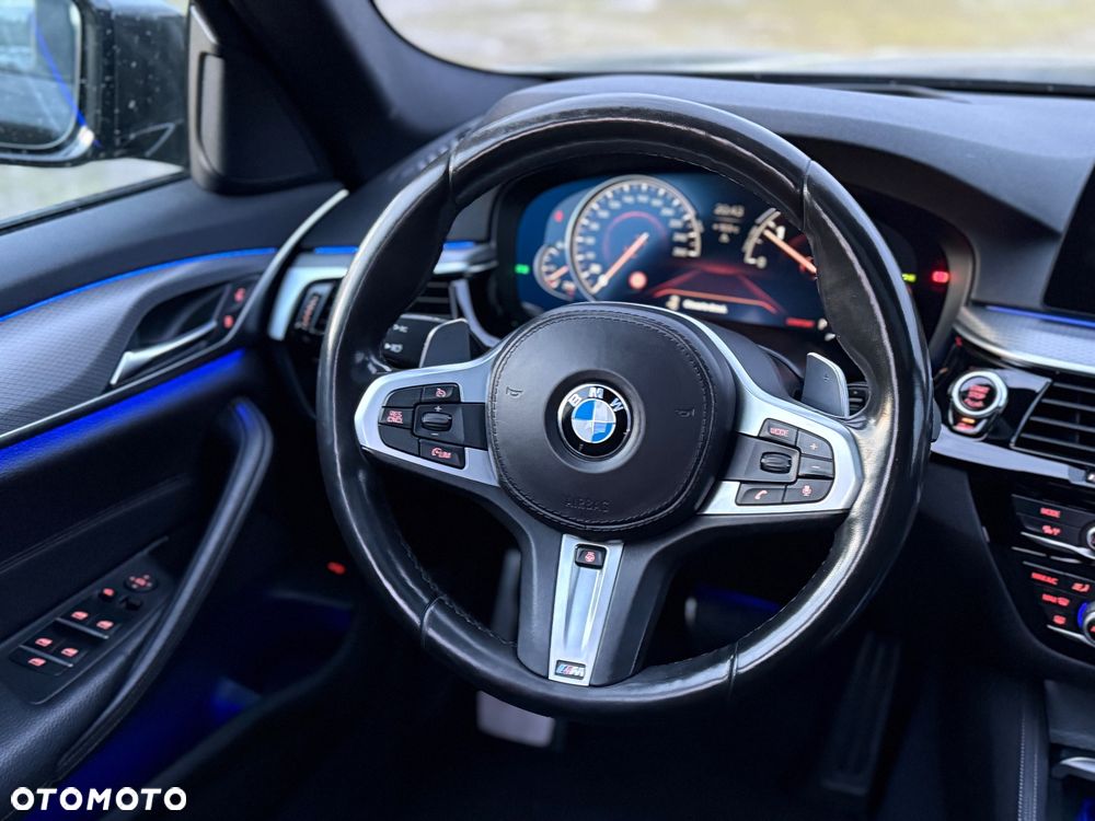 BMW Seria 5 520d M Sport - 30
