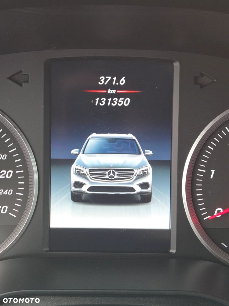 Mercedes-Benz GLC - 36