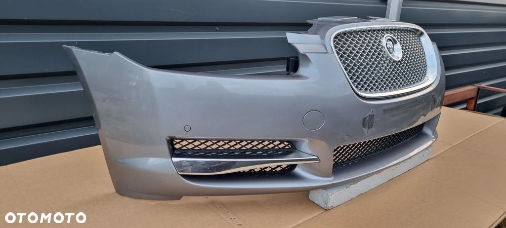 JAGUAR XF X250 2007- Zderzak przód oryginał MC317 - 8