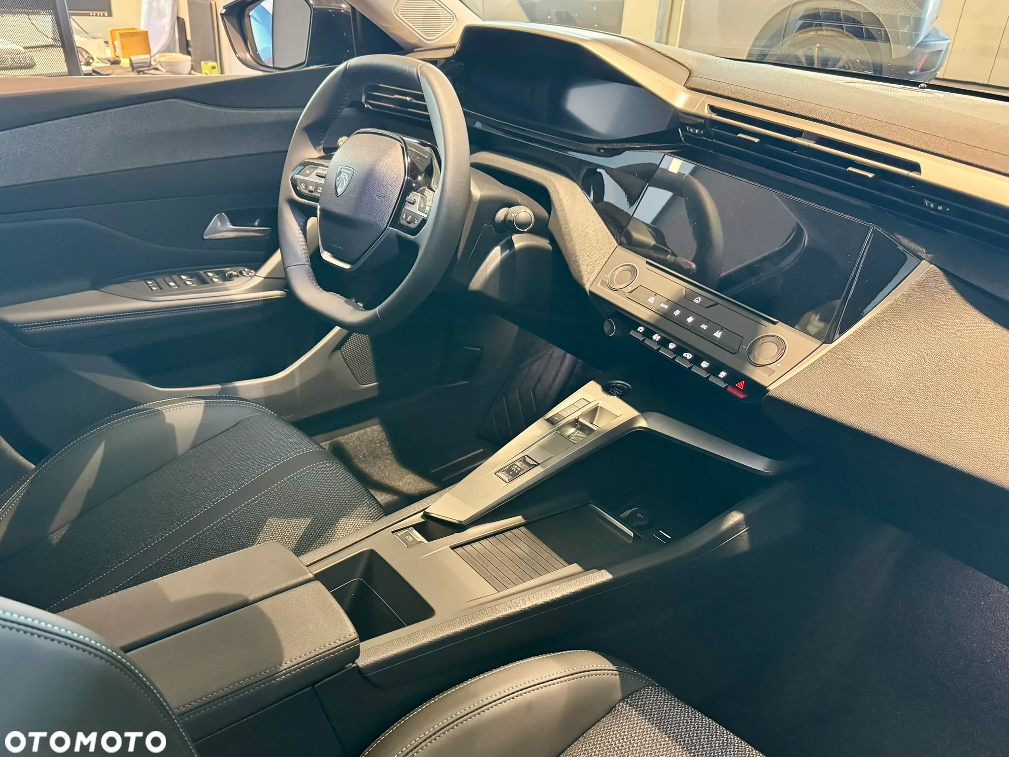 Peugeot 408 1.2 PureTech mHEV Allure S&S e-DSC6 - 7