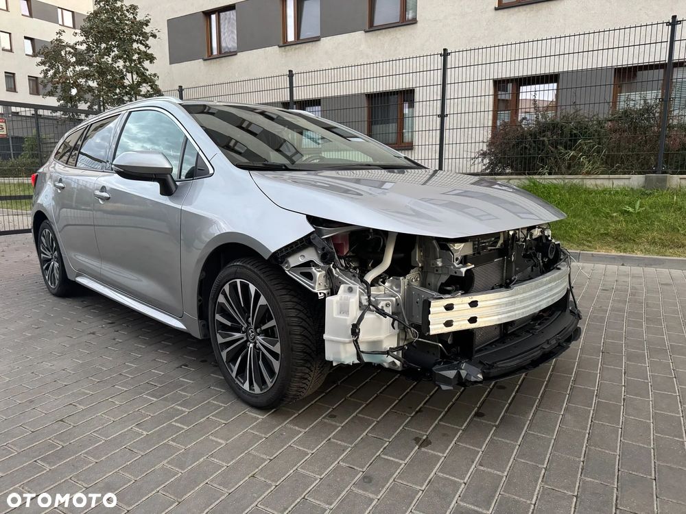 Toyota Corolla 1.8 Hybrid Team Deutschland - 6