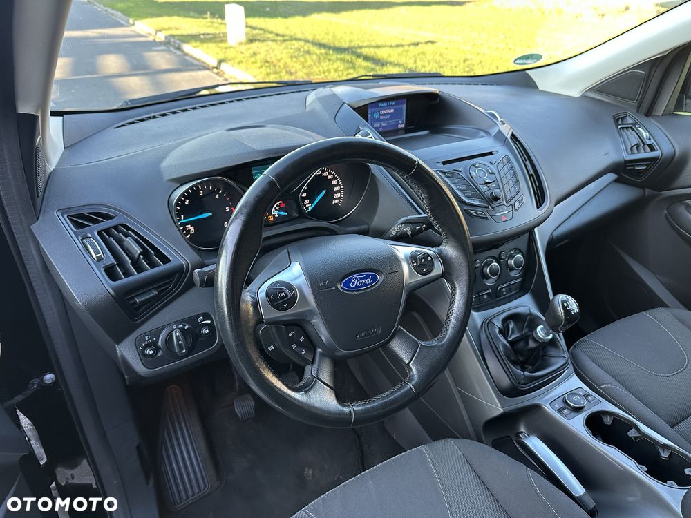 Ford Kuga 2.0 TDCi 2x4 Titanium - 18