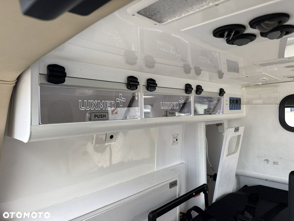 Ford Transit Connect - 18