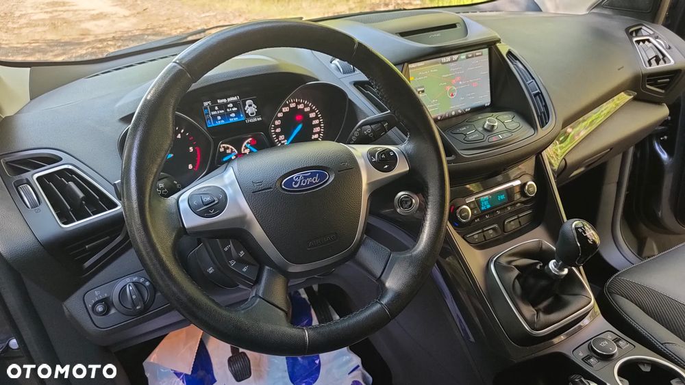 Ford Kuga 2.0 TDCi 4x4 Titanium - 35