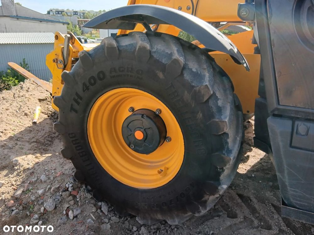JCB 542-70 Agri - 9