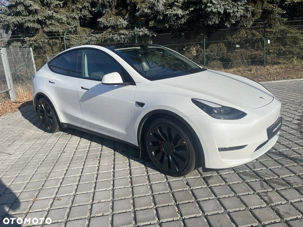 Tesla Y Performance AWD - 7