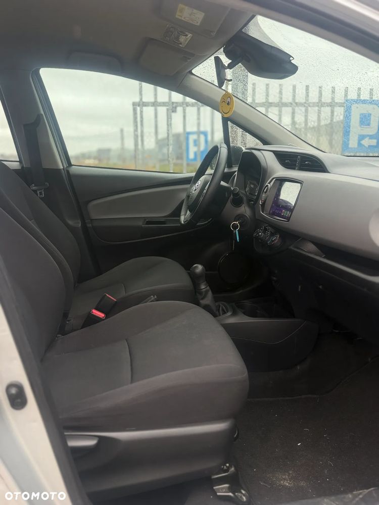 Toyota Yaris 1.0 Premium EU6 - 15